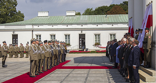 1-17103_g.jpg