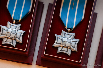 Odznaczenia dla pilotów z 1 Bazy Lotnictwa Transportowego