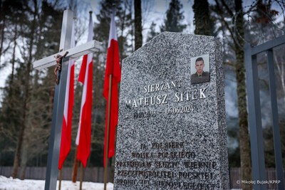 Prezydent złożył wieniec przed pomnikiem upamiętniającym śp. sierż. Mateusza Sitka