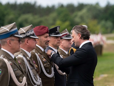 List Prezydenta i odznaczenia państwowe z okazji Święta Dowództwa Generalnego Rodzajów Sił Zbrojnych