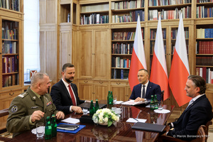 Spotkanie Prezydenta RP z Szefem MON oraz Szefem Sztabu Generalnego WP